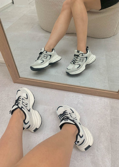 Evy - The Must-Have Sneaker